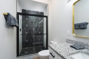 Trendy Townhome Near Downtown - Image 5