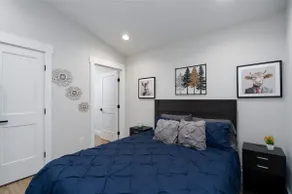 Trendy Townhome Near Downtown - Image 3