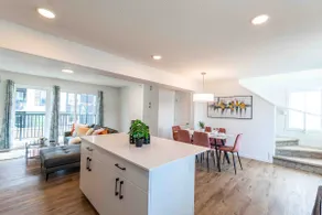 *Lovely 3 Bedrooms Entire House*Beside WEM Sleep6 - Image 3