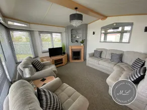 Sherwood 472 - central heating, Pet friendly, WiFi, bed linen - Golden Palm Resort - Meadow Lakes Caravan & Lodge Hire - Image 2