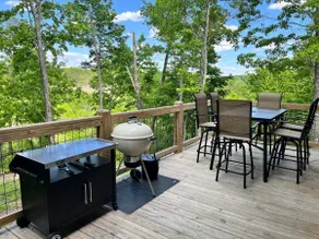Pet Friendly Cabin with Cliffline Views - Image 2