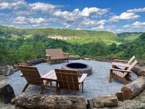 Pet Friendly Cabin with Cliffline Views - Image 3