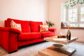 Cozy 1BR Seaside Apt in Brighton Marina Village - Image 4