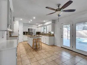 Entire Home • Free Parking • Easy Downtown Access - Image 4