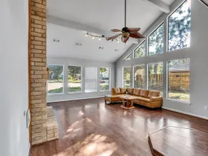 Entire Home • Free Parking • Easy Downtown Access - Image 3