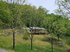 Mountain views, country quiet, in-town convenience - Image 5