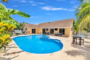 Palm Paradise Retreat -Heated Pool East Delray 4/3 - Image 2
