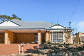 Salt and Stone - Luxury Heritage Home with pool - Image 2