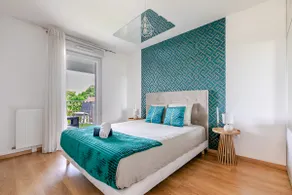 Cozy suite with spa jacuzzi - Image 2