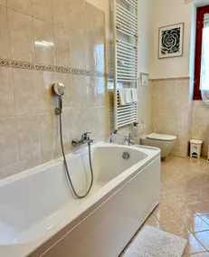 2 Bed Flat Comfort in the Center for 6 - Image 3