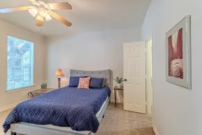 Cozy Townhouse near Midtown - Image 3