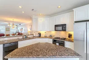 Cozy Townhouse near Midtown - Image 4