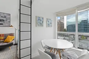 Modern Downtown Vancouver Loft. Parking included. - Image 3
