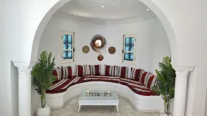 The blue house with pool, not overlooked, in Midoun - Image 3