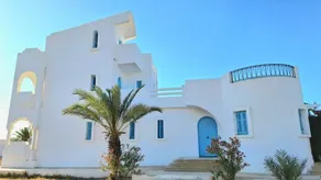 The blue house with pool, not overlooked, in Midoun - Image 2