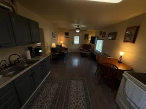 Cute cottage, near airport! - Image 3