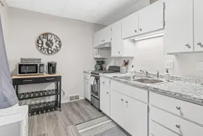 Cozy Como Flat | Walk to Zoo, Close to Downtown - Image 3