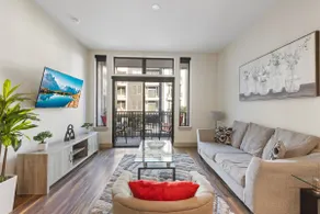 Urban King 1BDR Fire Pit, Pool, Gym, Free Parking - Image 5