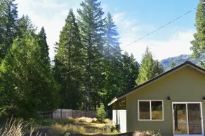 McKenzie Bridge Haven: 3B/2BA w/EV Charger & Views - Image 4