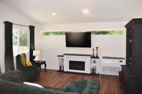 McKenzie Bridge Haven: 3B/2BA w/EV Charger & Views - Image 5