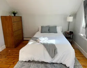 Stylish 1 Bed East Rock Retreat! - Image 2