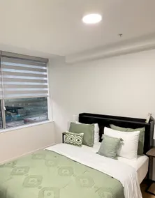Spacious 1 Bedroom Rogers Place - Image 3