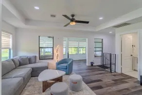 Woodsy Lakehouse Getaway - Image 4