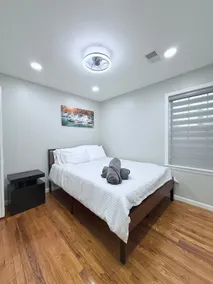 Explore NYC/NJ Stylish Stay w/Garage+EV Charging - Image 4