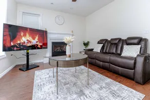 Northern Solace, 2 beds, 2 baths, 5 min to airport - Image 3