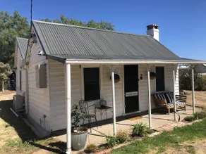 Peppercorn Cottage: Wifi fire BBQ AC pet friendly - Image 3