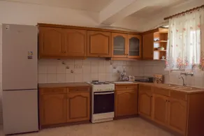 Quiet Wood-Style Maisonette - Image 5
