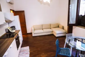 Apartment in the heart of downtown - Image 2