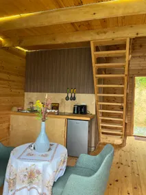 Dreamy Garden Cabin - Image 5