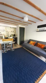 Independent accommodation in a house - Image 2