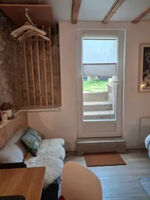 Independent accommodation in a house - Image 5