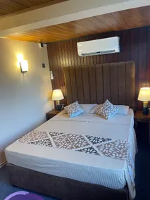 Airport waterfront chalet (Airport drop off) - Image 3