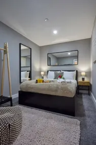 Near Albert Dock | Perfect for 8 - Image 2