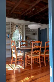 Saltbox by the Sea, cozy fire place, large yard - Image 3