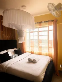 Modern Makasembo 1bedroom with Lift and parking - Image 3