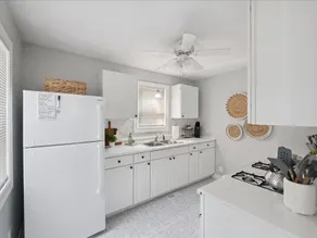 Adorable Maumee Ranch by River/Park-2br fast WiFi - Image 4