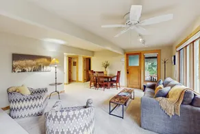 2 BR apartment with patio and bus to slopes - Image 4
