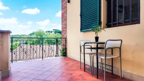 Modern Apartment + Free Parking - NO ZTL - Image 4