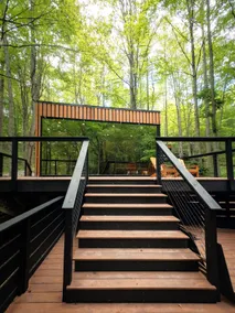 Forest Reflection Glass Suite, Hot Tub + Creekside - Image 2