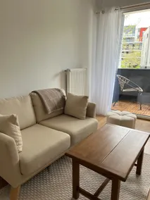 Cozy apartment with free parking - Image 2