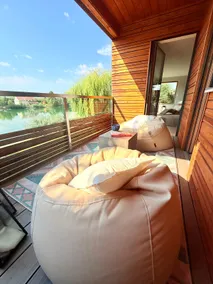 Lake house with private beach - Image 3