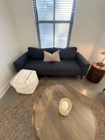 *NEW* Intoku Loft- 2bd/2ba- Blocks from Mass! - Image 2