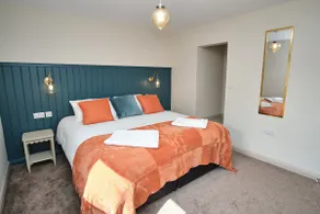Stylish 4BR House w/ Parking | Sleeps 6 | Garden - Image 3