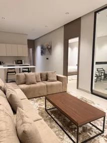 Family apartment with private pool - Image 5