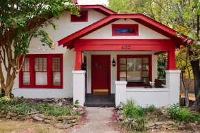 Historic Downtown House | Walk to RŌBER - Image 4