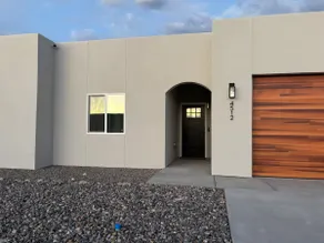 Brand-New Charming Quiet Townhome - Image 3